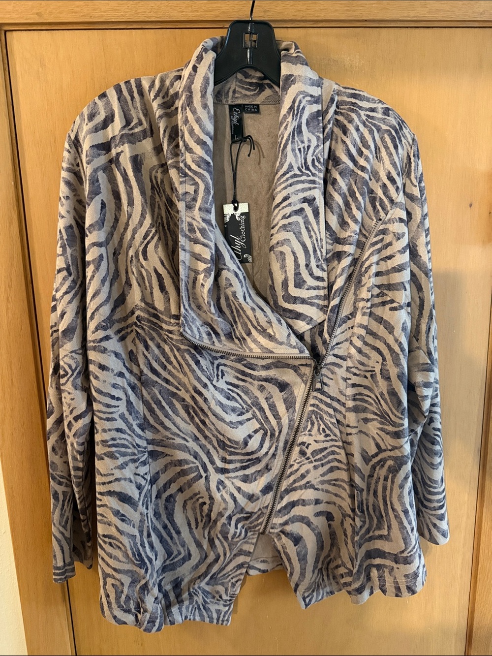 Ethyl Clothing Women’s Soft Zebra Print Faux Suede Jacket Gray Taupe Size Large